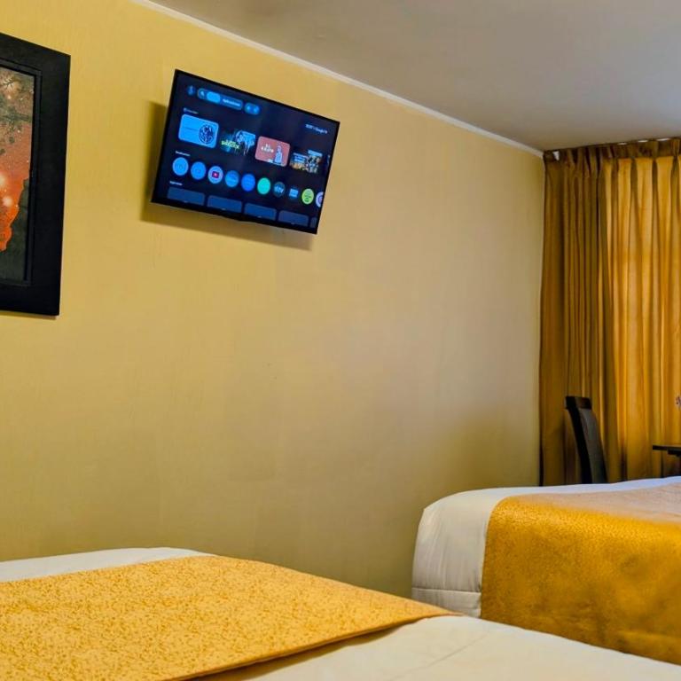 Hotel San Lázaro Arequipa - Cochera - Hotel en Arequipa - Habitación Doble Estándar con 2 camas dobles - 1