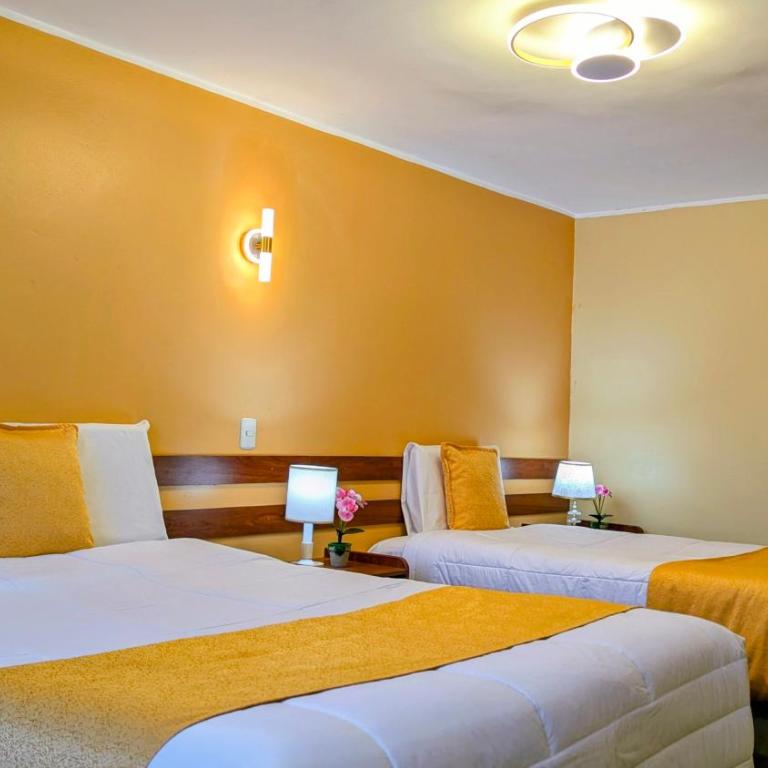 Hotel San Lázaro Arequipa - Cochera - Hotel en Arequipa - Habitación Doble Estándar con 2 camas dobles - 2