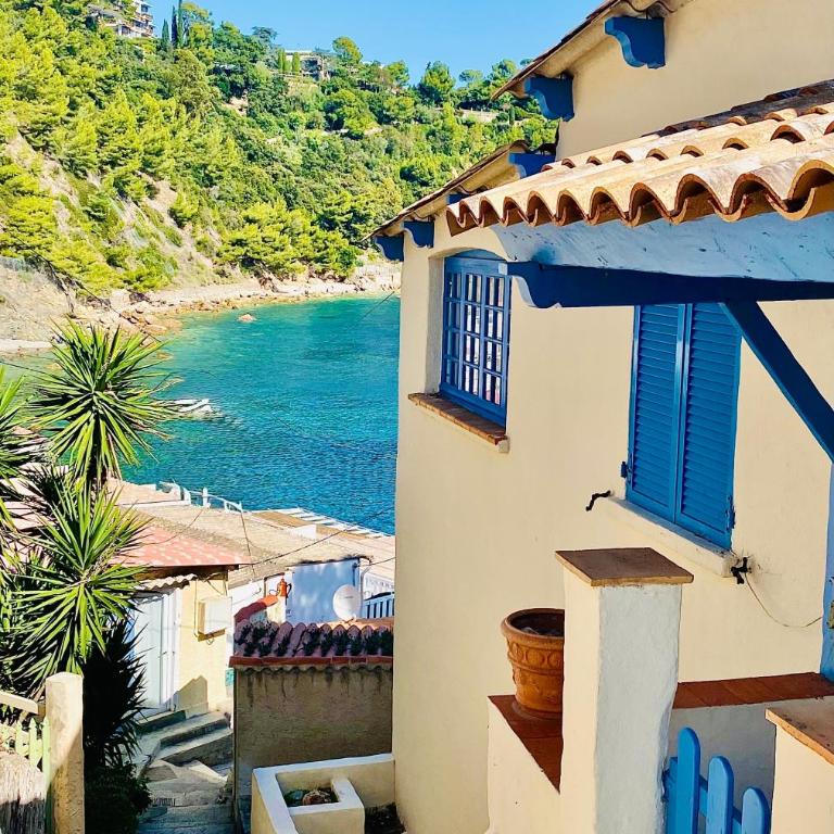 Jolie Maison Proche Plage - Three-Bedroom House - 35