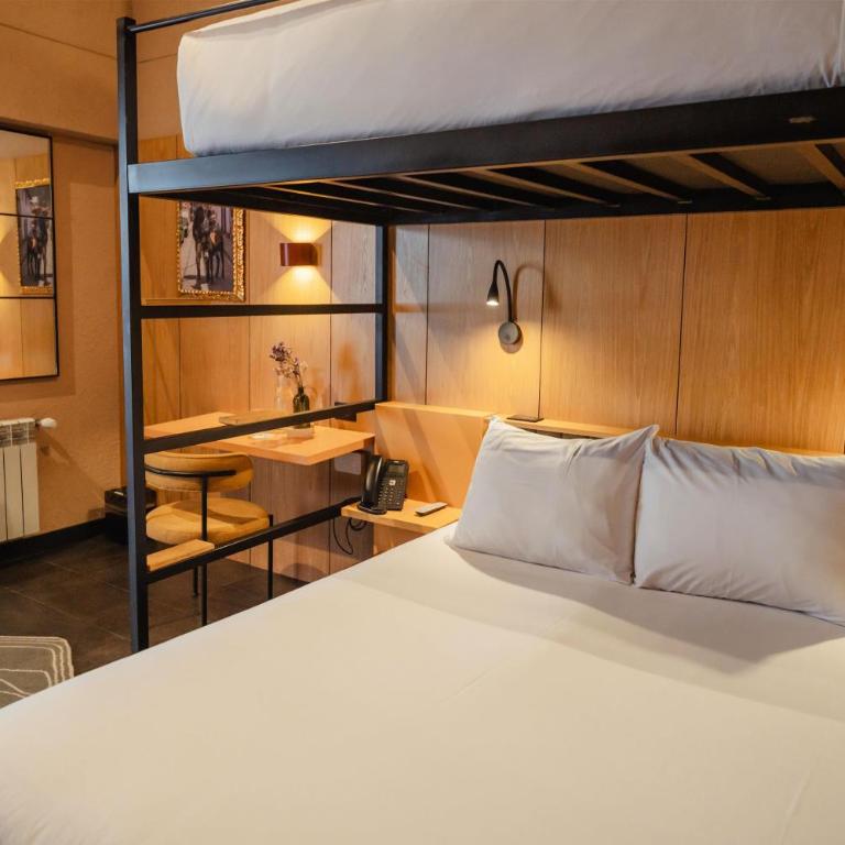 Motto By Hilton Cusco - Room with Bunk Beds-One Twin Bed over One Queen Bed - 2