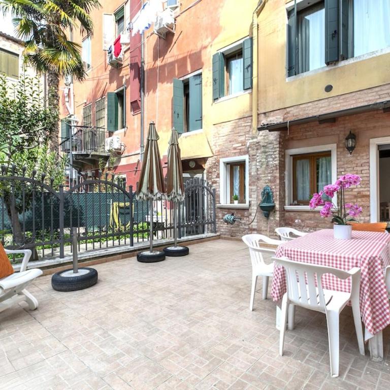 Venice Secret Garden Apt Steps from Biennale - Apartment mit 3 Schlafzimmern - 4