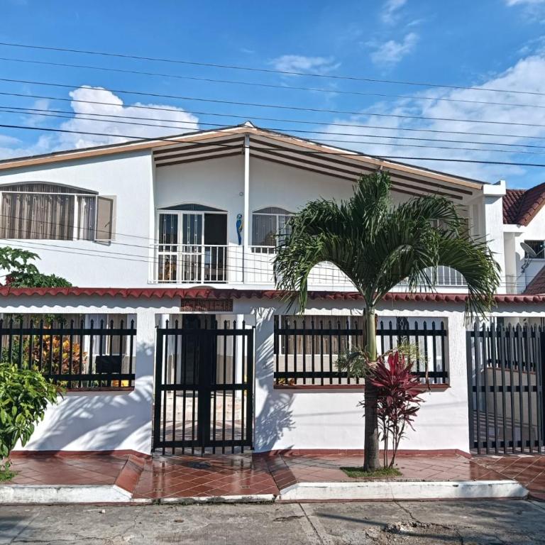 Hermosa y espaciosa casa familiar en Anapoima - Casa de 6 dormitorios - 1