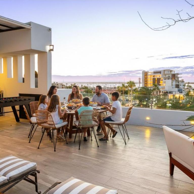 Casa Altamar - Rooftop, vistas y Piscina a pasos del Malecon - Three-Bedroom Vacation Home - 98