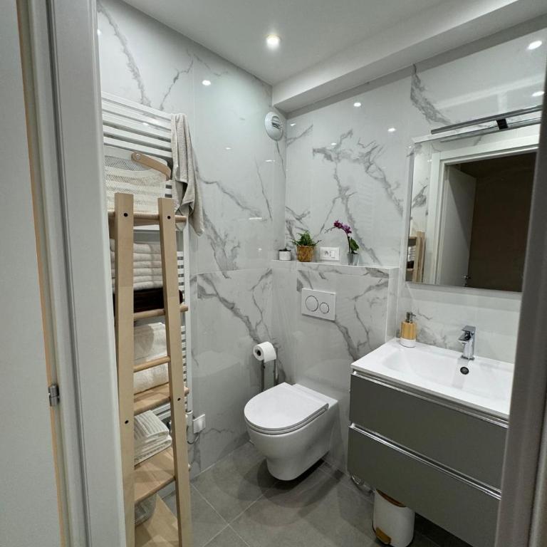Studio belle vue mer, centre, commodité, plages - Appartement 1 Chambre - 28