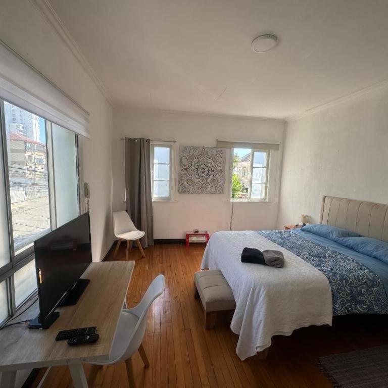 Hostal Gloria Home 6 norte 983 Viña - Double or Twin Room with Shared Bathroom - 4