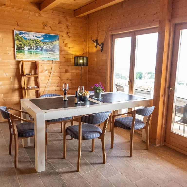Olive Panorama Villa - Five-Bedroom House - 19