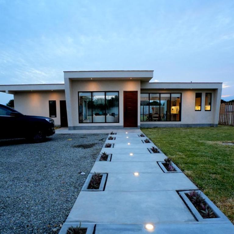 Casa Aura con piscina privada y zona parrilla - Three-Bedroom House - 2