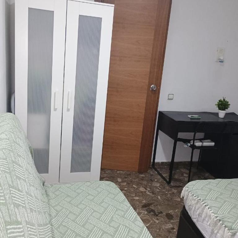 Alquiler Universidades Malvarrosa Playa Maritim Valencia Solo para familias con niños - Three-Bedroom Apartment - 9