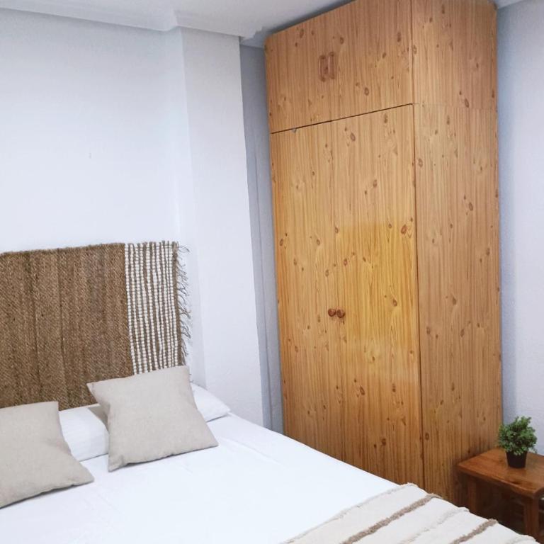 Alquiler Universidades Malvarrosa Playa Maritim Valencia Solo para familias con niños - Three-Bedroom Apartment - 20