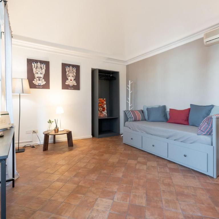 Zurria Home Apartment in the center with garden - One-Bedroom Apartment - 2