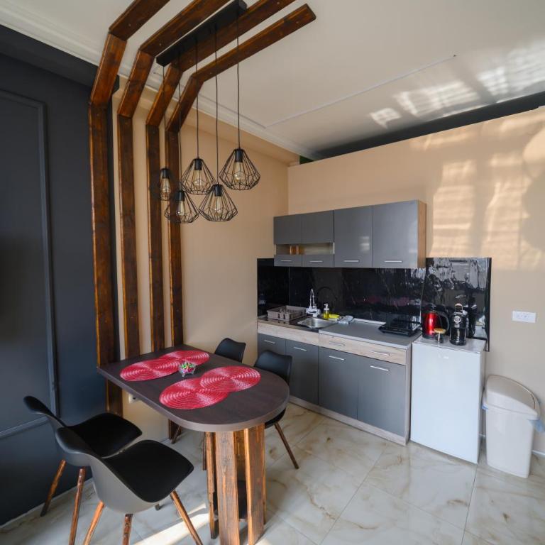 Diamond Apartments Niš - Apartment with City View - 22