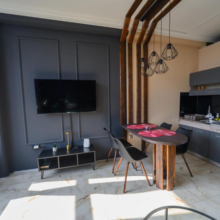 Diamond Apartments Niš - Apartment with City View - 13
