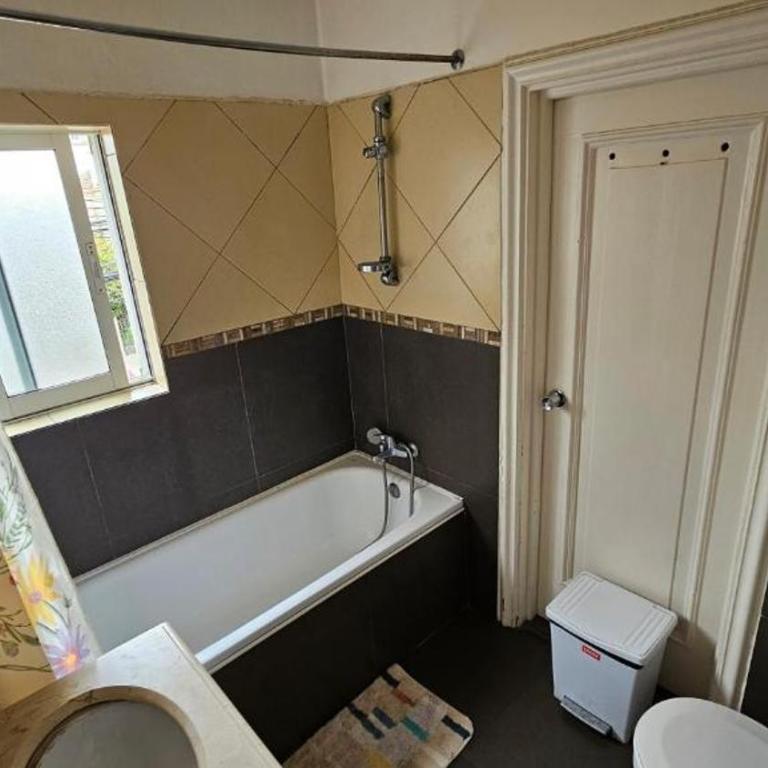 QUINTAMAR 6 NORTE -985 Viña - Basic Triple Room with Shared Bathroom - 6