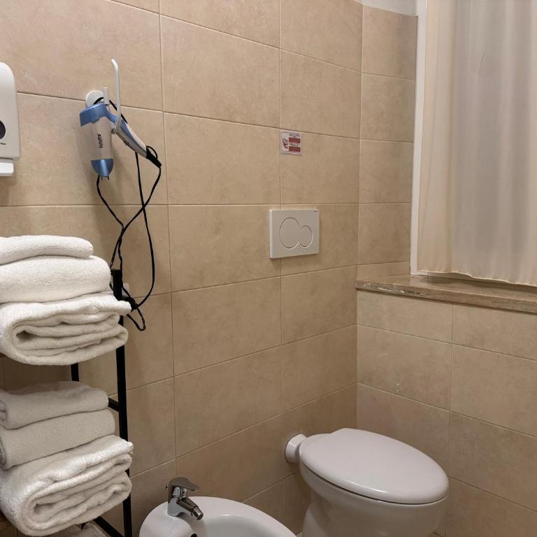 Villa Flavia - Queen Room - 4