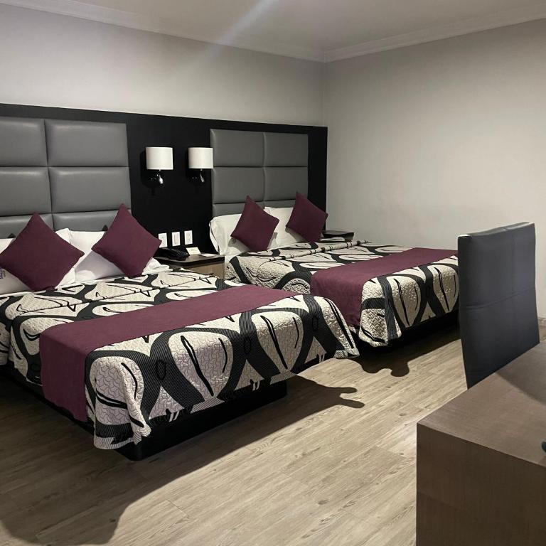 Hotel Monaco - Master Suite - 9