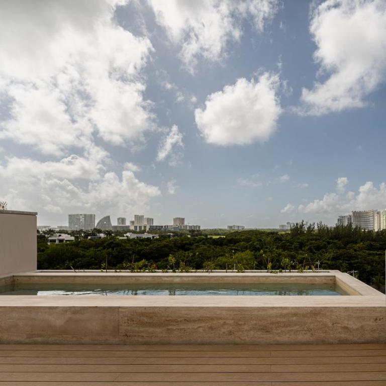 Donceles Plaza - Studio Apartment with Queen Bed - 7