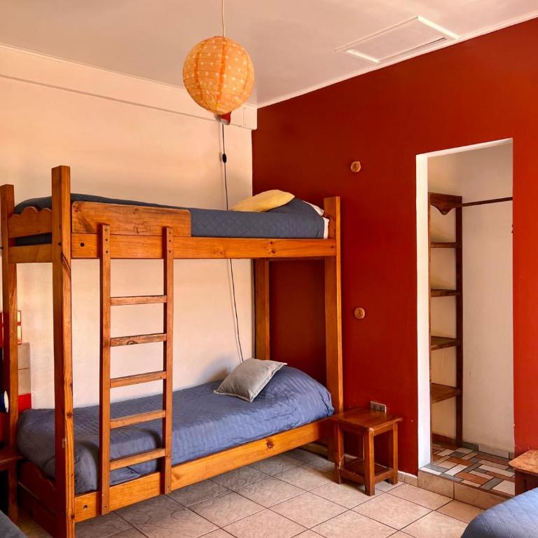 Hostal El Punto - Quadruple Room with Shared Bathroom - 2