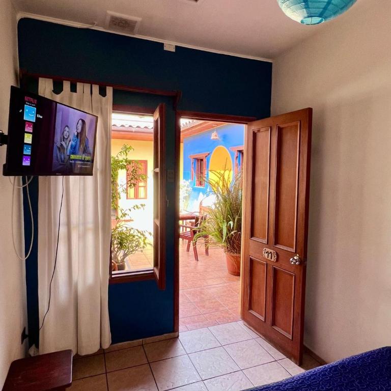 Hostal El Punto - Double Room with Shared Bathroom - 4