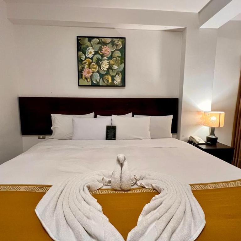 PisonayMapiHotelBoutique - Habitación con cama extragrande y vistas a la montaña - 9