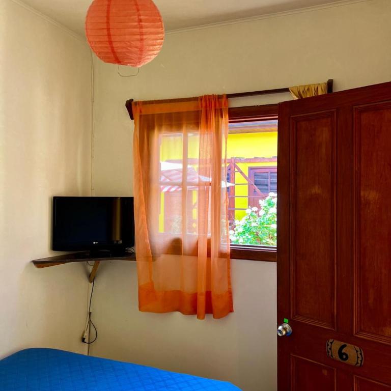 Hostal El Punto - Small Double Room with Private Bathroom - 3