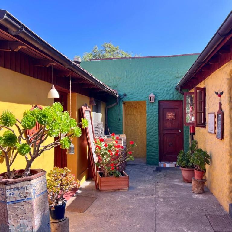 Hostal El Punto - Family Room with Shared Bathroom - 5