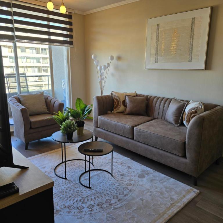 Nuevo Elegante y Amplio depto 3 dormitorios - Three-Bedroom Premium Apartment with Balcony - 2