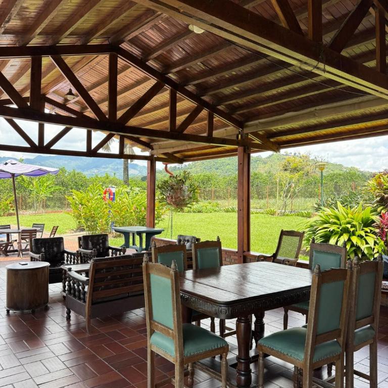 El Rincón Campestre, 2 piscinas y privacidad - Three-Bedroom House - 4
