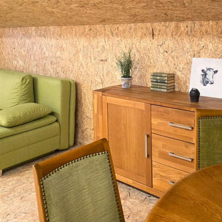 Cozy Cow Farm Lodge - Basic Dreibettzimmer - 13