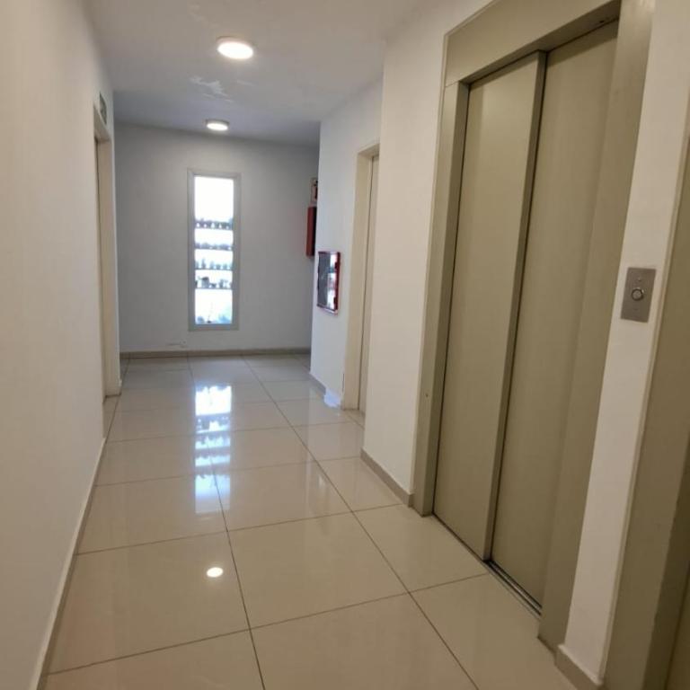 Dpto Nuevo Balcón con Asador Terraza propia con vista a sierras Cochera sin costo Pileta Seguridad 24 hs Av Colón Alberdi Ubicación estratégica H Clínicas Kempes Shopping Carlos Paz - Apartamento de 1 dormitorio - 22