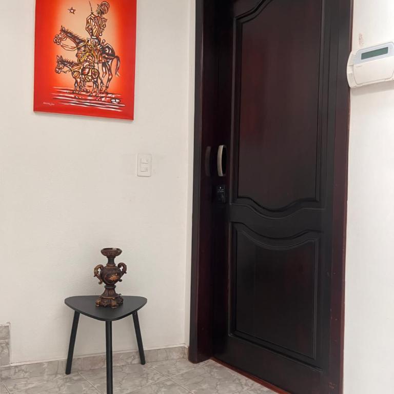 HABITACION MODERNA CON PARQUEO y WIFI - Large Double Room - 3