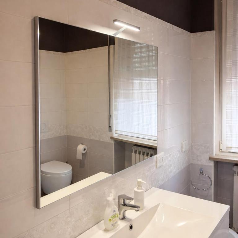 Elegant Flat near Fiera - Free WiFi Check-in 24-7 - Appartamento con 3 Camere da Letto - 12