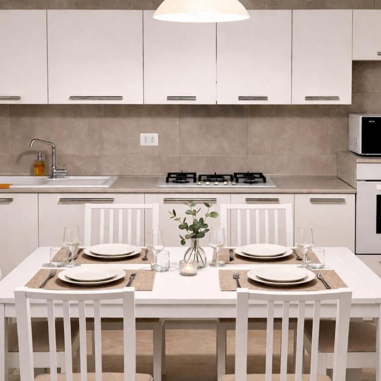 Elegant Flat near Fiera - Free WiFi Check-in 24-7 - Appartamento con 3 Camere da Letto - 28