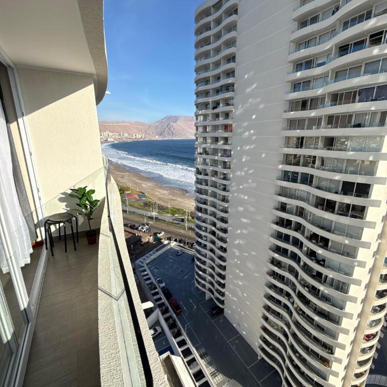 Peninsula - One-Bedroom Apartment - 2