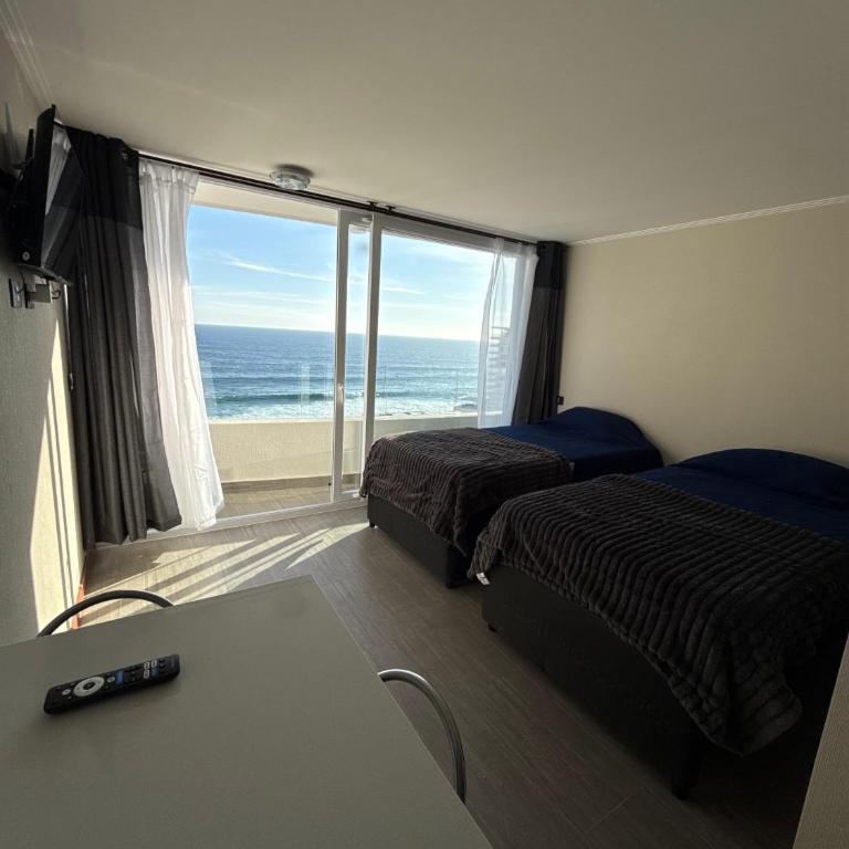 Peninsula - One-Bedroom Apartment - 6
