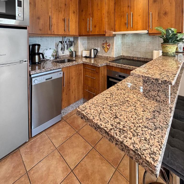 Cozy Apartment In Fuengirola With Wifi - Apartamento de 1 dormitorio - 10