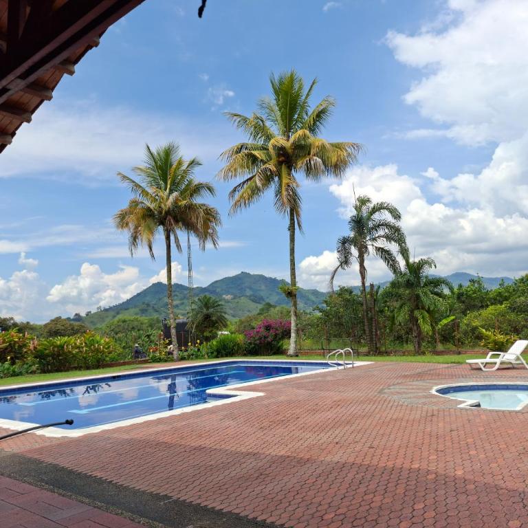 El Rincón Campestre, 2 piscinas y privacidad - Three-Bedroom House - 1