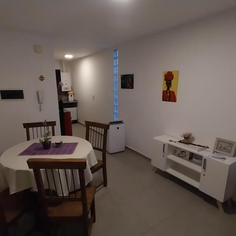 Hermoso en Plaza Alberdi - One-Bedroom Apartment - 1