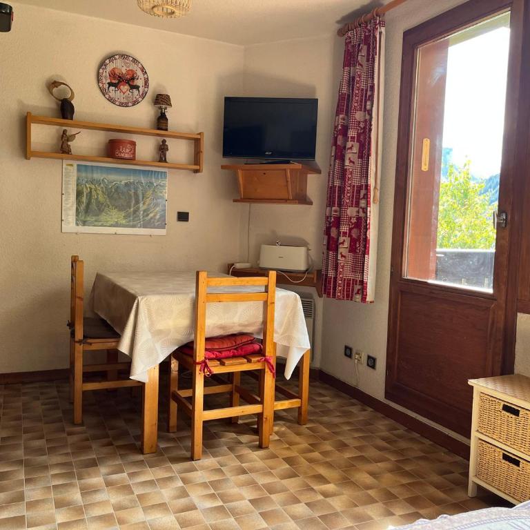 Appartement ensoleillé avec balcon - 4 pers. - FR-1-464-265 - Appartement - 2
