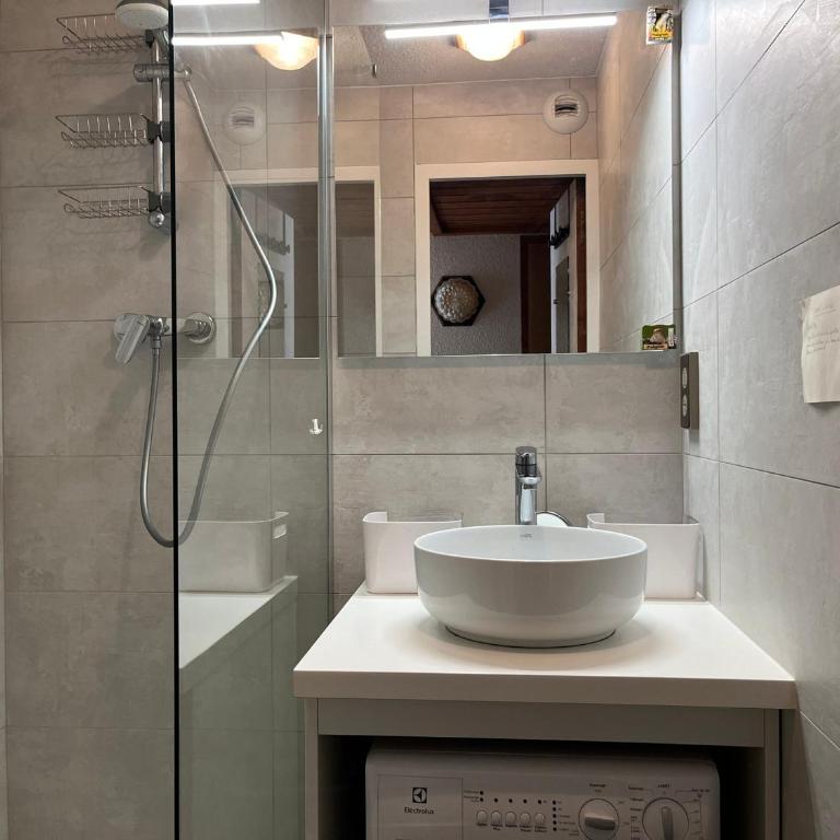 Appartement ensoleillé avec balcon - 4 pers. - FR-1-464-265 - Appartement - 3