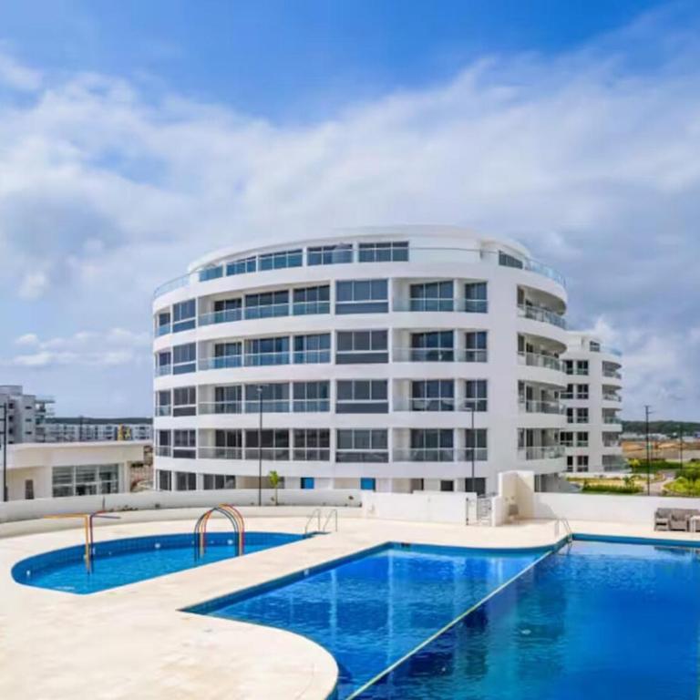 Luxury Apartment with Pool in Castelo Serena DelMar - Two-Bedroom Deluxe Apartment with Balcony - 18
