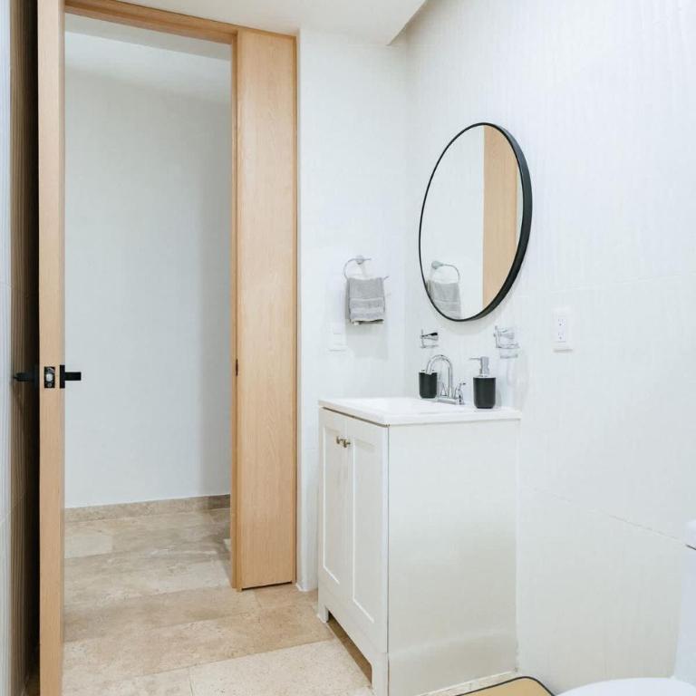 Spacious Ground Floor Apartment - Apartment - 28