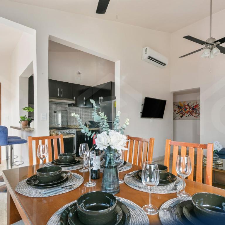 Modern 3BD, great location in Hotel Zone KM4 - Three-Bedroom Apartment - 11