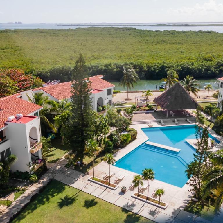 Modern 3BD, great location in Hotel Zone KM4 - Three-Bedroom Apartment - 39