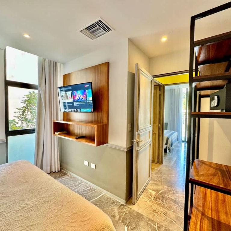 2 Bedroom Apartment Steps From the Sea! - Apartamento de 2 dormitorios - 5
