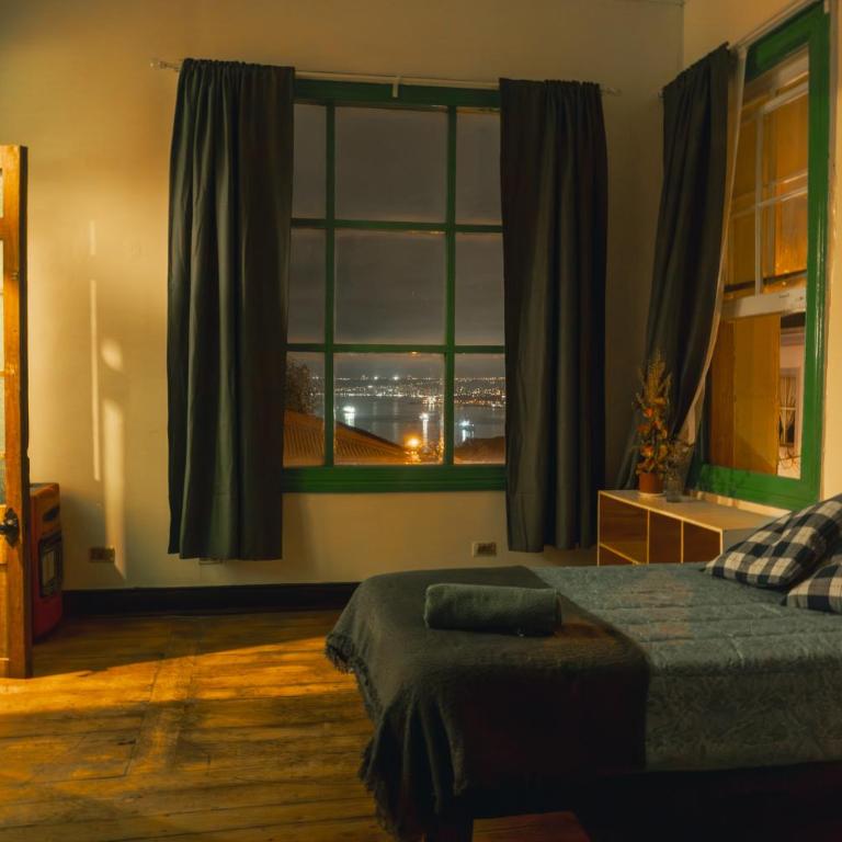 Gatalegre Hostel - Triple Room with Sea View - 10
