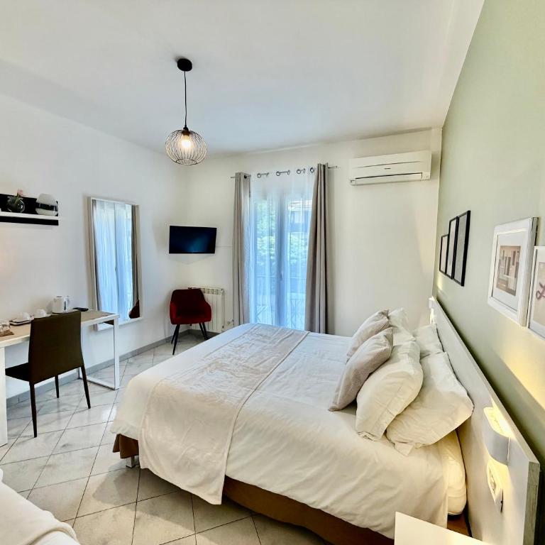 Ma&Mi Guest House - Camera Tripla con Balcone e Vista Montagna - 2