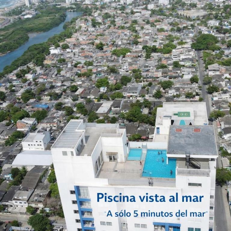 Apartamento Torre Prime con piscina y vistas al centro histórico - Three-Bedroom Apartment - 15