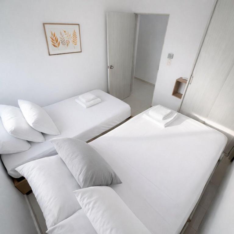 Apartamento Torre Prime con piscina y vistas al centro histórico - Three-Bedroom Apartment - 17