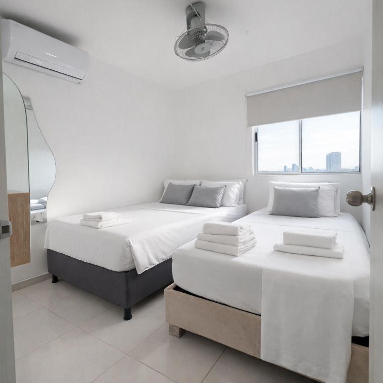 Apartamento Torre Prime con piscina y vistas al centro histórico - Three-Bedroom Apartment - 18