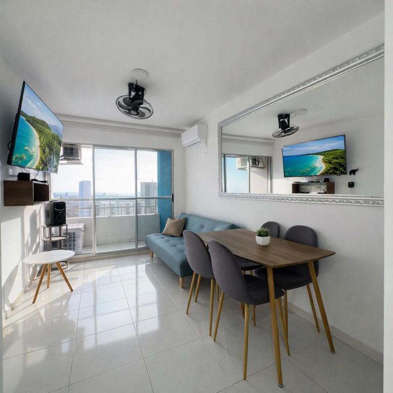 Apartamento Torre Prime con piscina y vistas al centro histórico - Three-Bedroom Apartment - 23